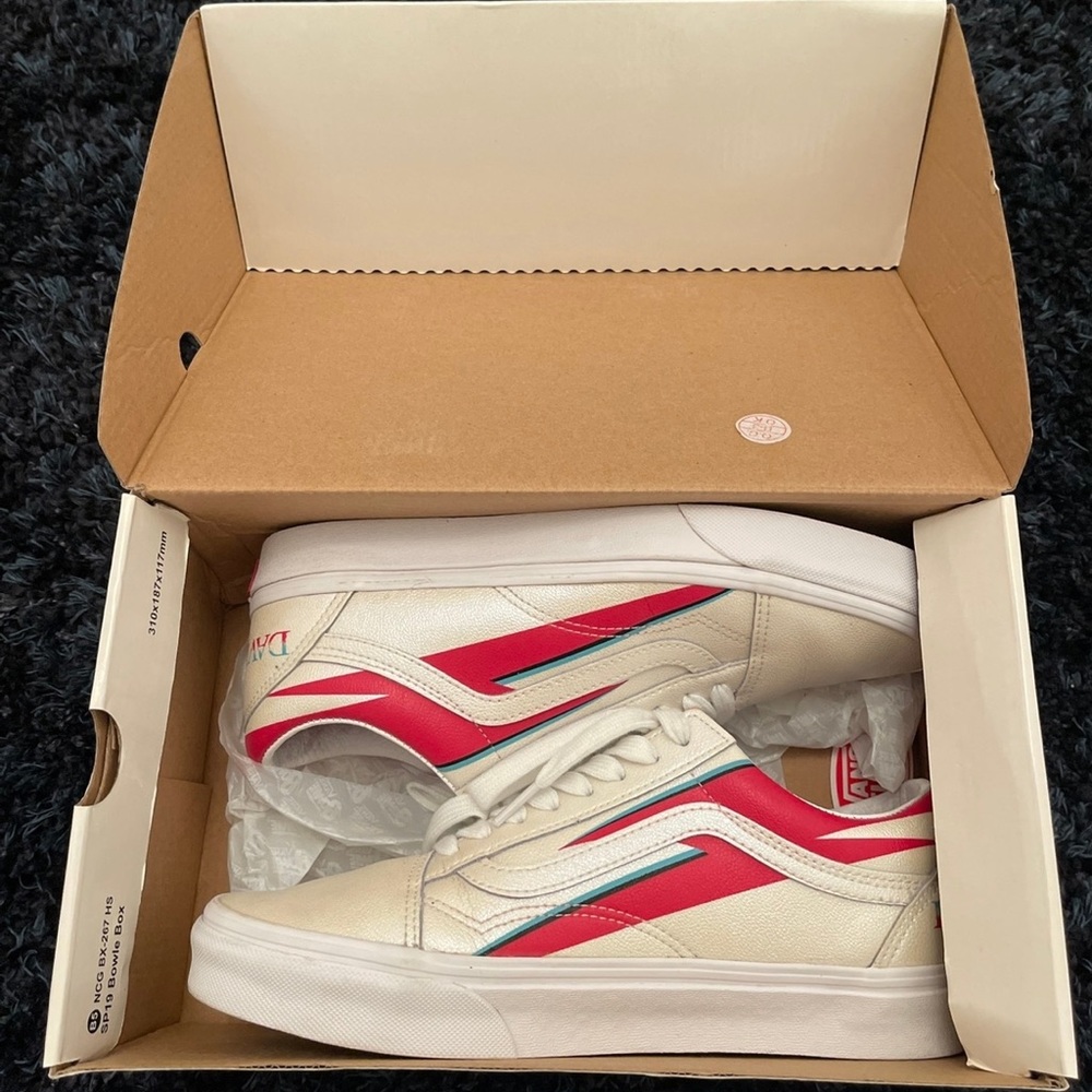 DAVID BOWIE ALADDIN SANE OLD SKOOL VANS